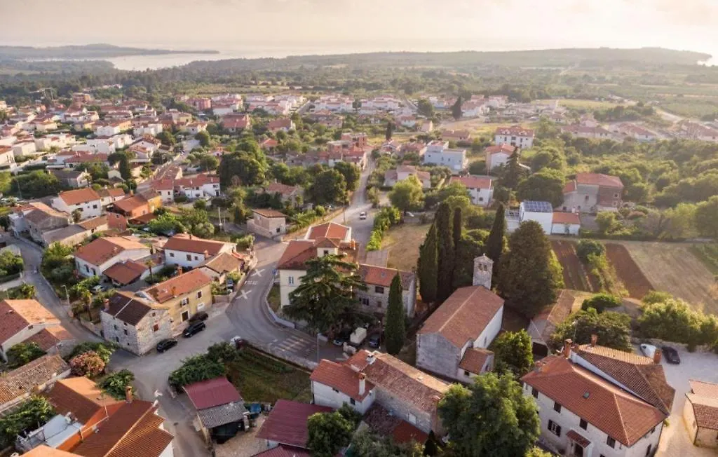 Rustic Villa Fiordaliso With Pool In Porec Tar-Vabriga